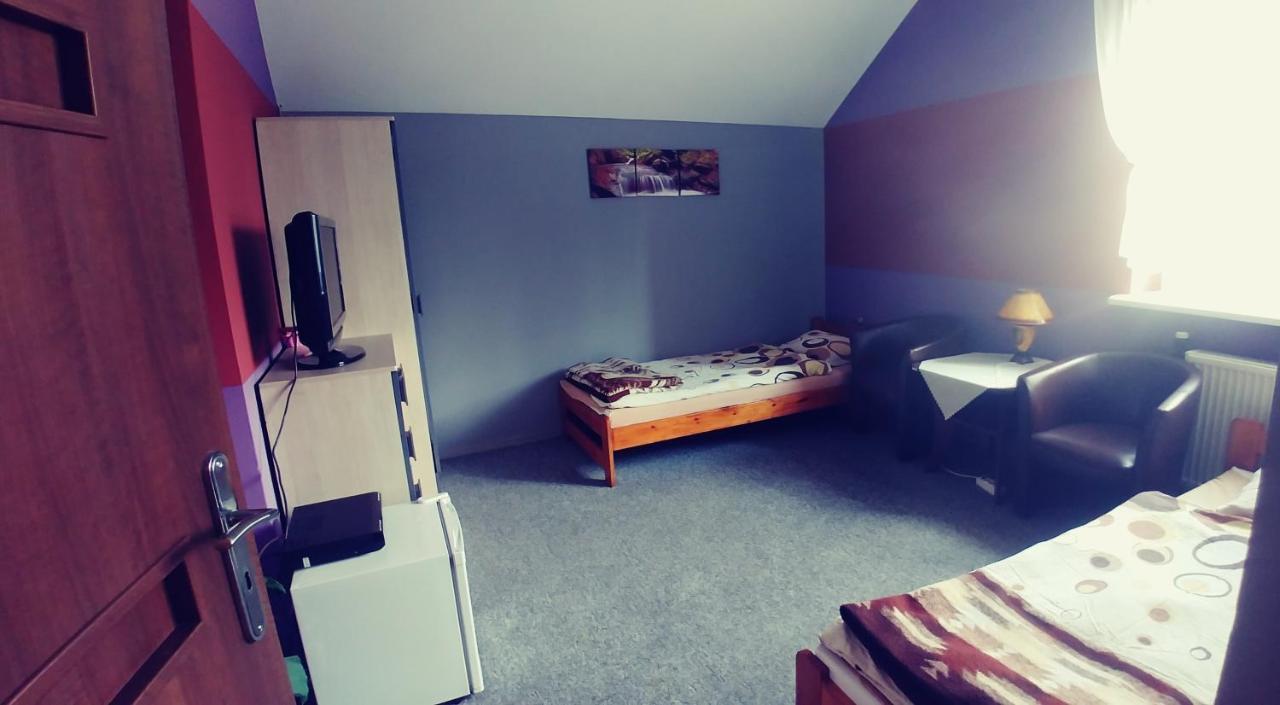 Osrodek Sportowo Wypoczynkowy Pustynia Hostel Дебица Екстериор снимка