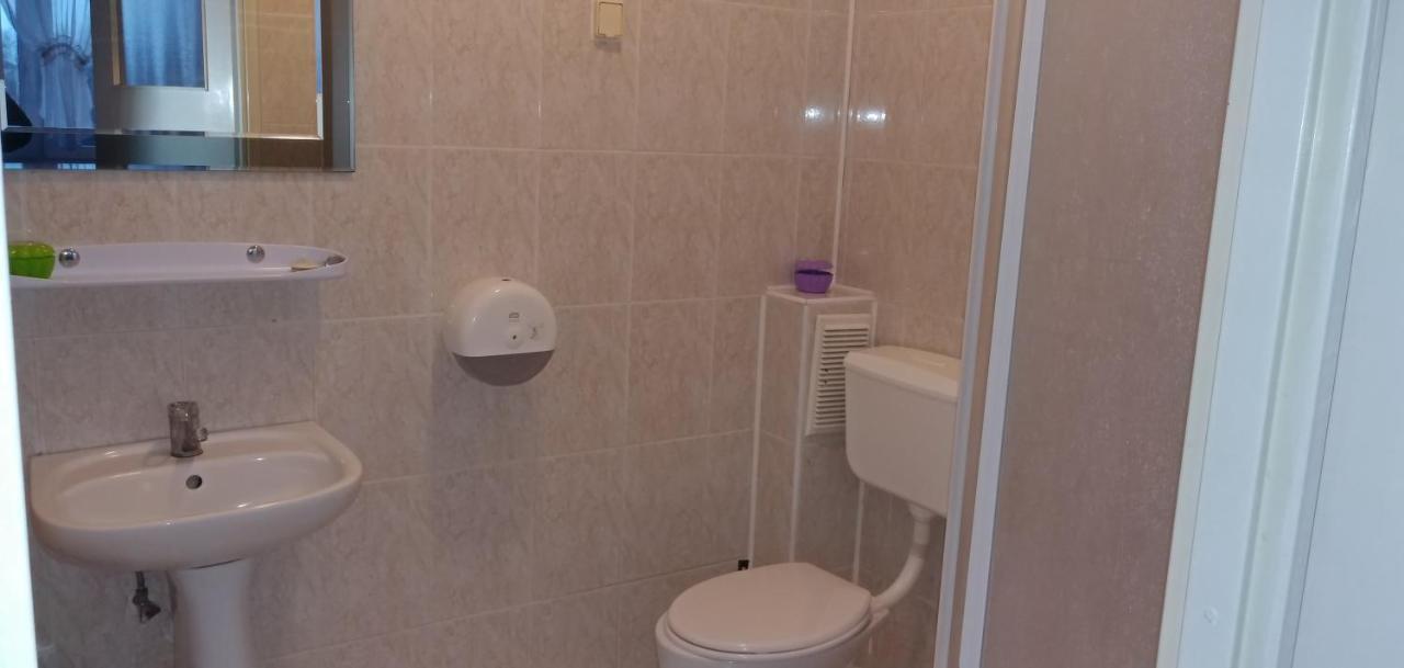 Osrodek Sportowo Wypoczynkowy Pustynia Hostel Дебица Екстериор снимка